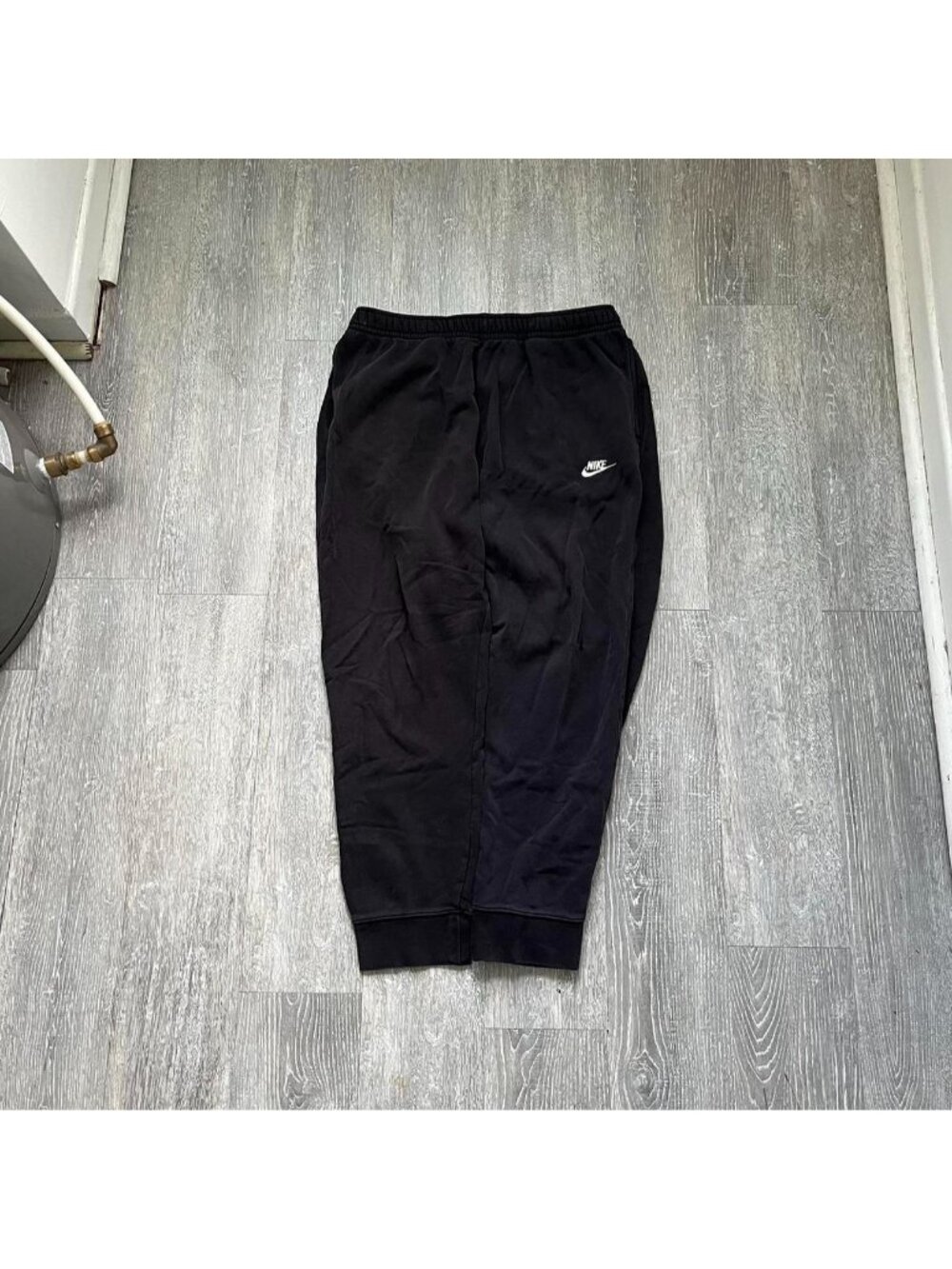 Black / White Nike Embroidered Logo Sweatpants (Men’s L) (Drawstring Waist)